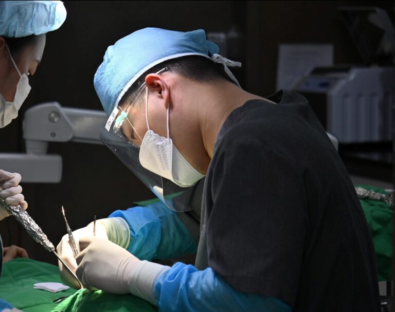 진접 임플란트 연세미소미함치과 김명균 대표원장 — 구강악안면외과 전문의 직접 수술